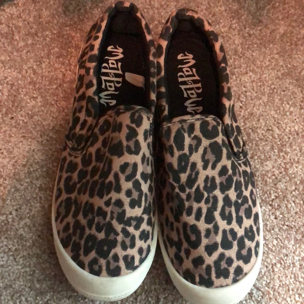 Cheetah slide ons